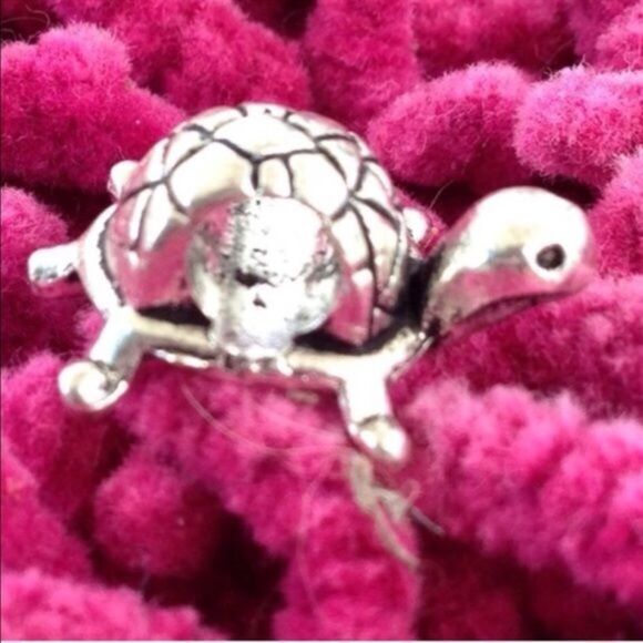 Turtle Charm  - Picture 2 of 4